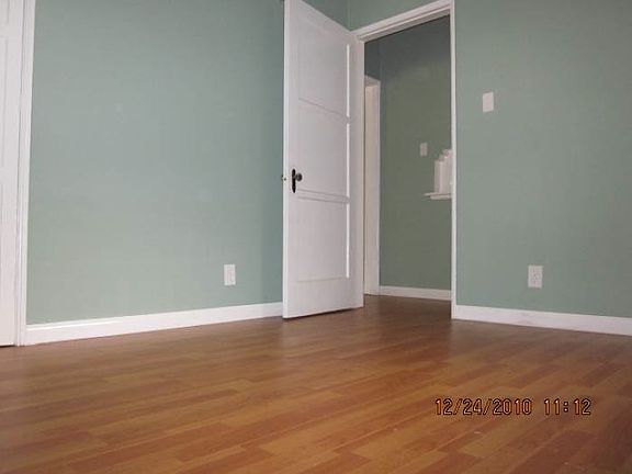 2nd image of 827 1/2 N Hayworth Ave