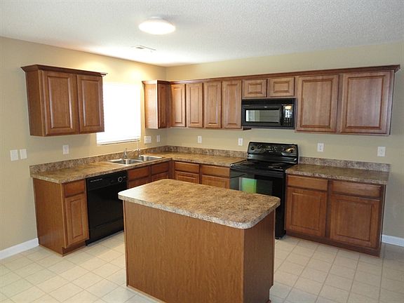 5th image of 5300 Ian Dr