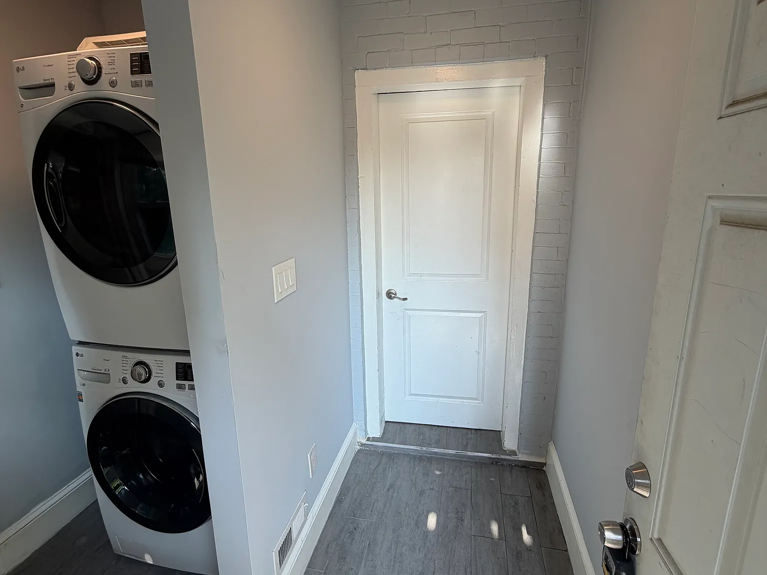 2 bed, 1000 sqft, $1,650 — Photo 4