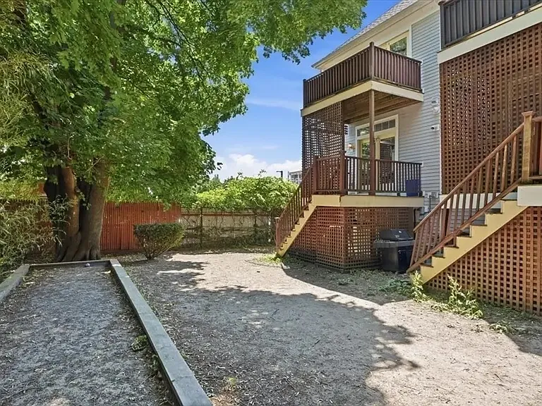 12 S Sydney St — Photo 17