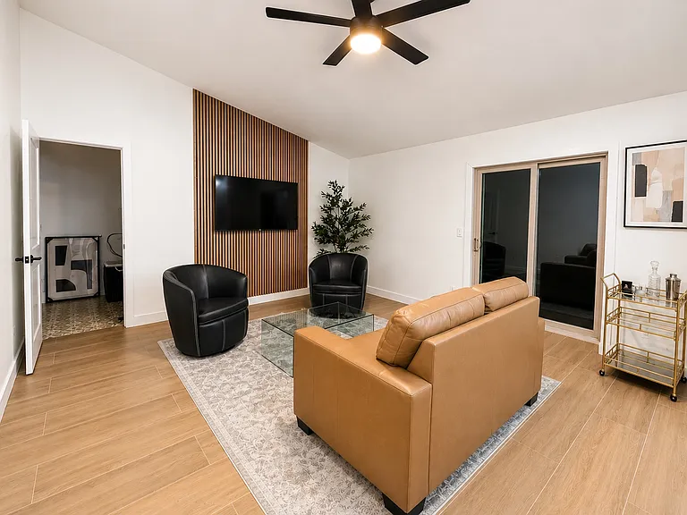 6424 E Aire Libre Ln — Photo 2