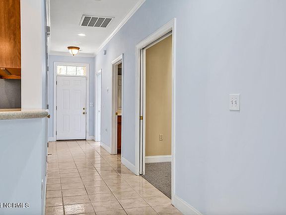 4th image of 411 Avenshire Court