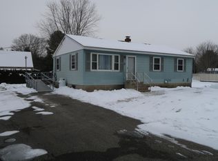3 Mullins Dr, South Gardiner, ME 04359
