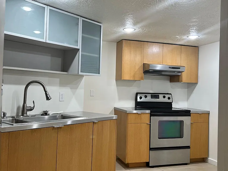 273 N State St #3 — Photo 5