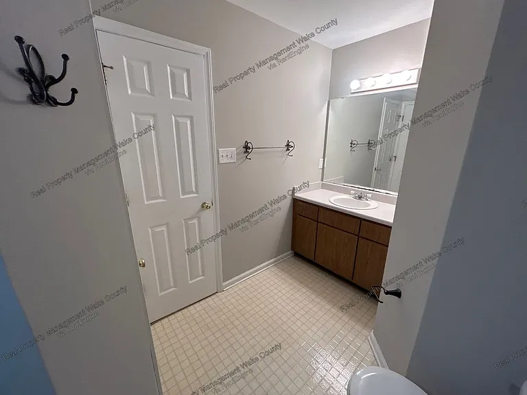 5612 Hamstead Xing — Photo 17