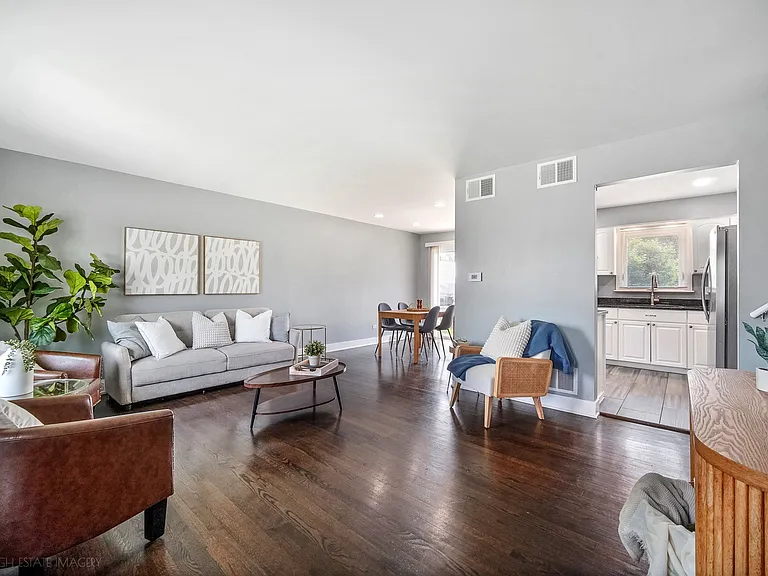10403 Barnard Dr — Photo 3