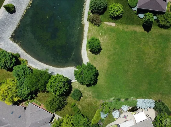 809 Kimmel Trl, Brookville, OH 45309