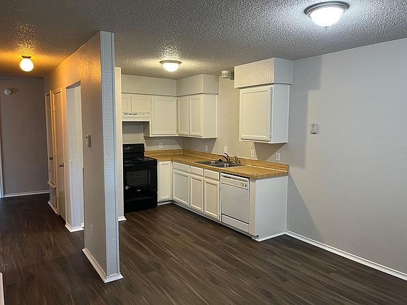 3rd image of 7014 Lincoln Dr