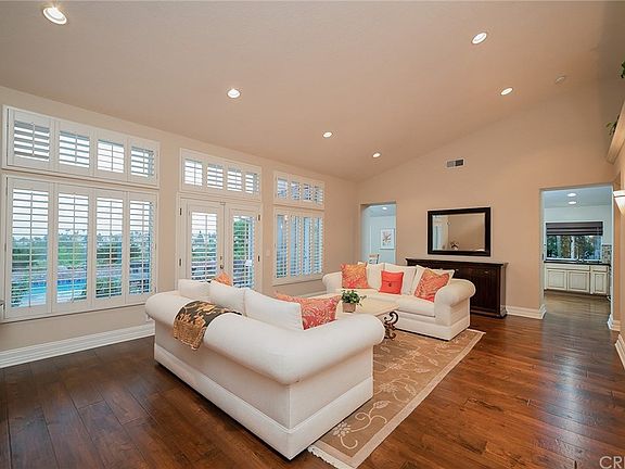 3rd image of 7526 Carmenita Ln
