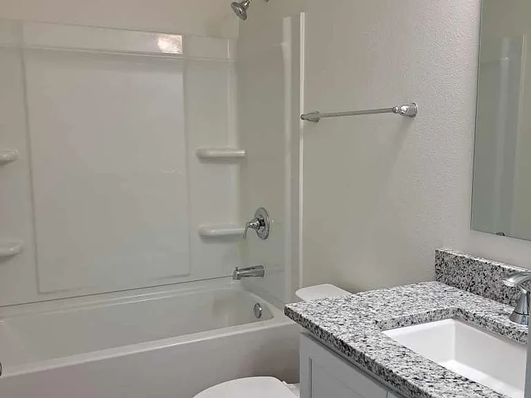 577 Stoney Point Cir — Photo 11