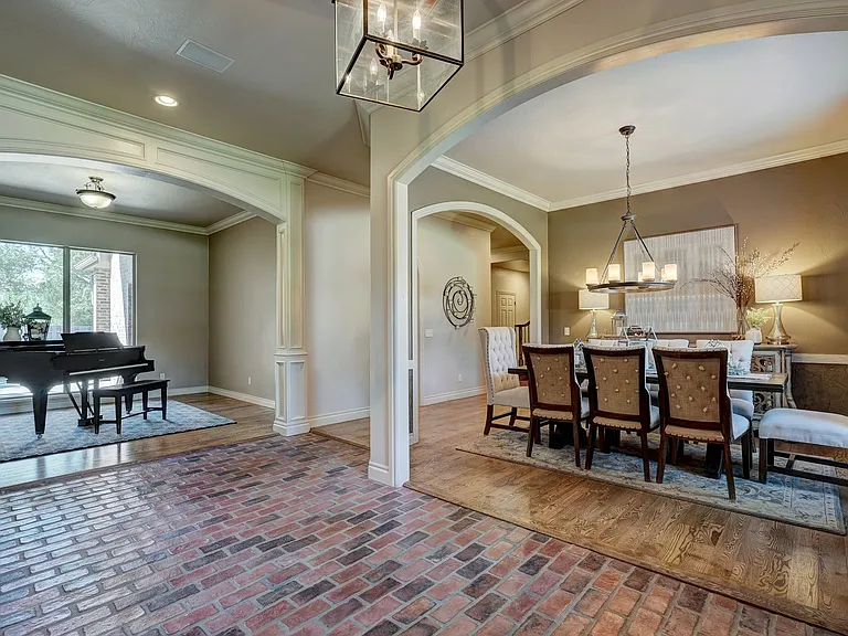 3116 Beacon Hill St — Photo 6