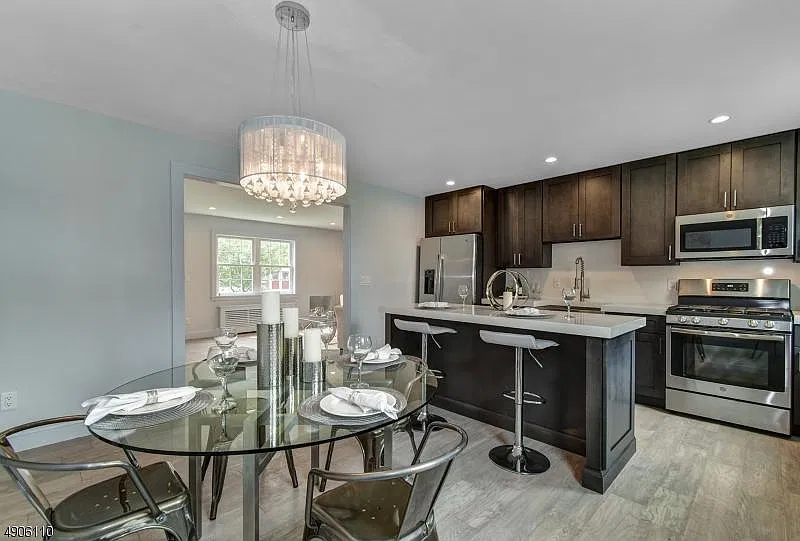 2 bed, $2,300 — Photo 4