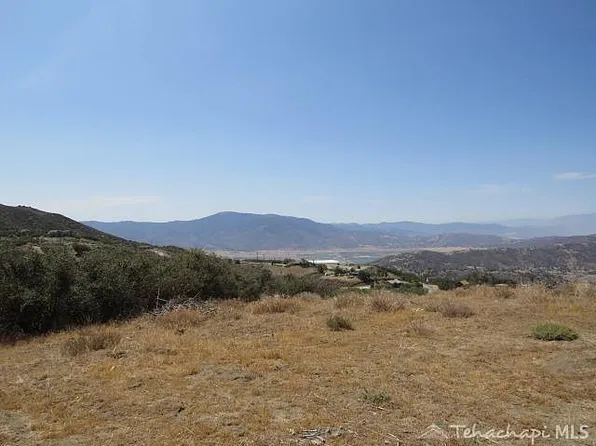 24520 Elk Ct, Tehachapi, CA 93561