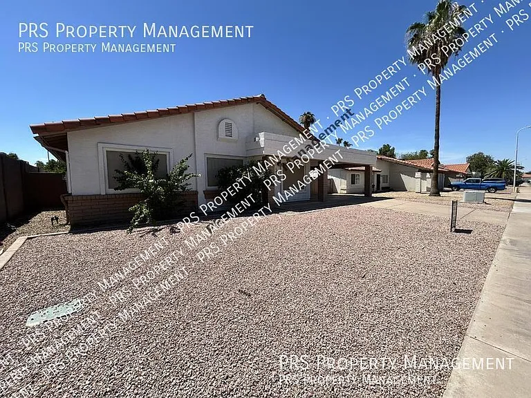2207 W Monroe St — Photo 2
