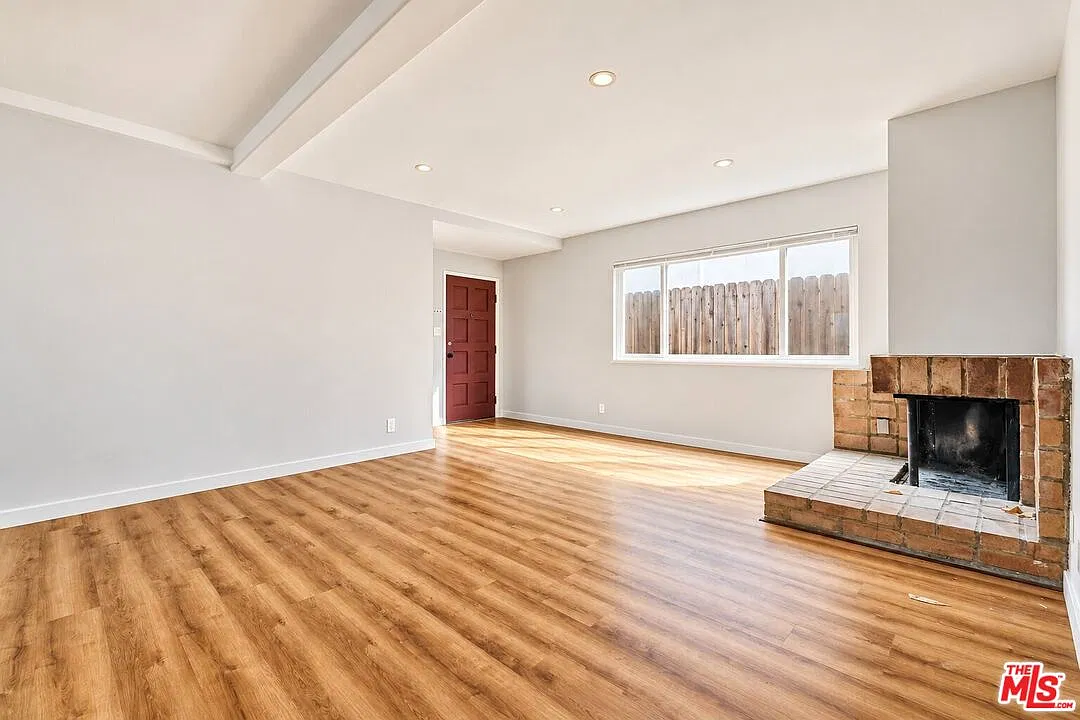 2 bed, 1.0 bath, 850 sqft, $4,775 — Photo 2