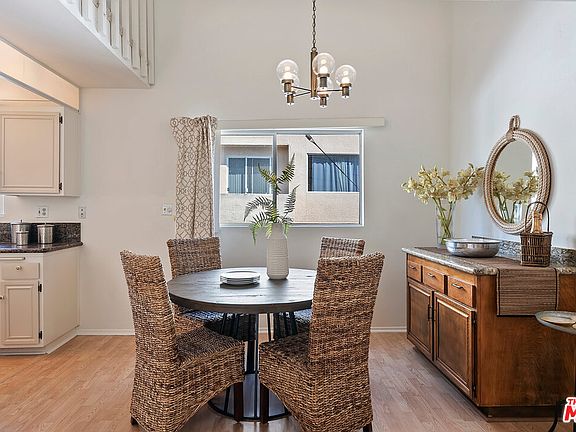 4th image of 810 California Ave APT 2