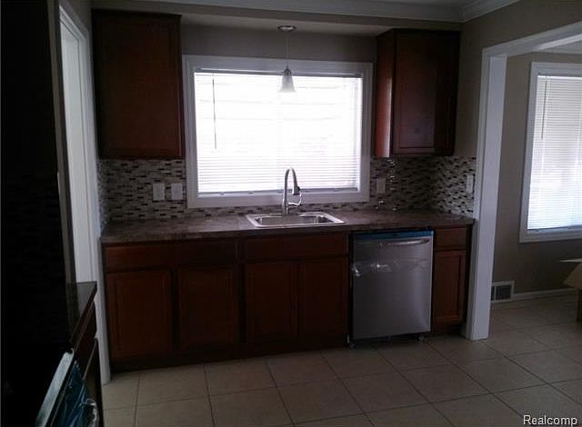 2nd image of 17440 Veronica Ave