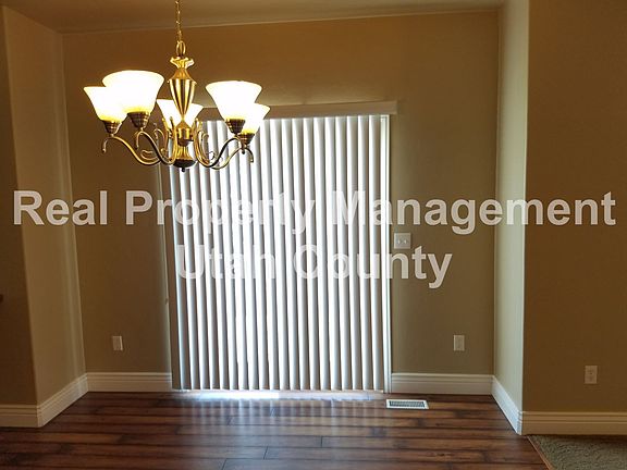 5th image of 578 S Lake View Dr
