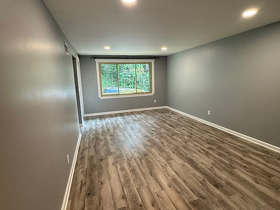 4th image of 4216 Shrine St NW