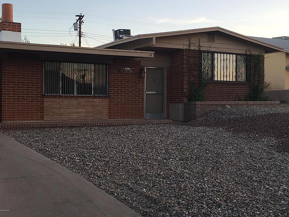 4th image of 1911 W Camelot Pl