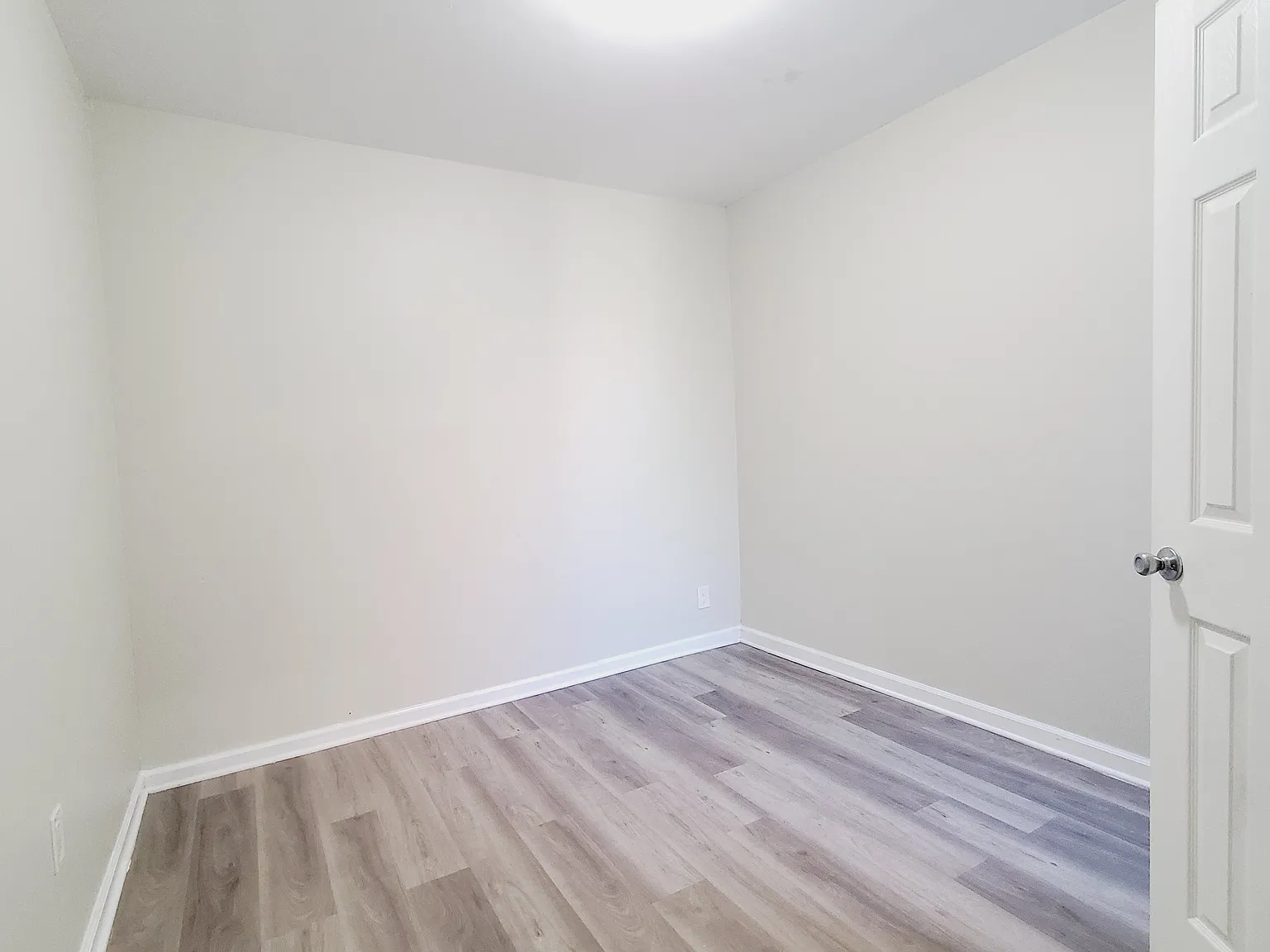 2 bed, 800 sqft, $1,950 — Photo 2
