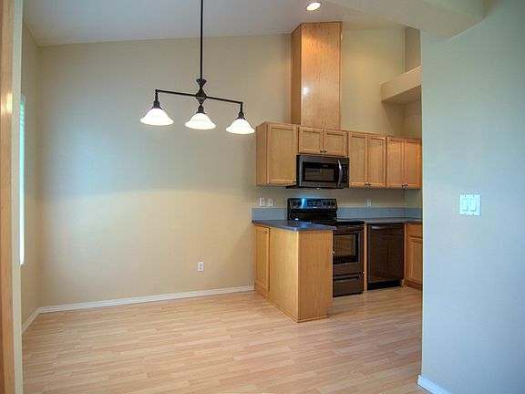 5th image of 5274 NE 121st Ave