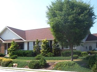 102 Wheaton Dr, Littlestown, PA 17340