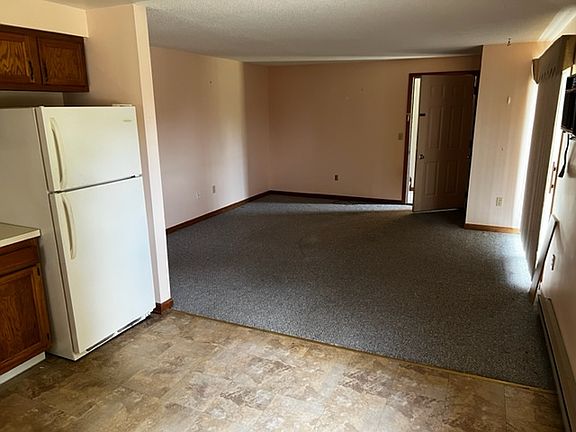 4th image of 2175 Violet Cir #1