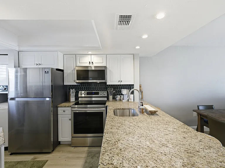 8350 Estero Blvd #125 — Photo 18