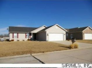 1107 Cottonwood Ln, Waterloo, IL
