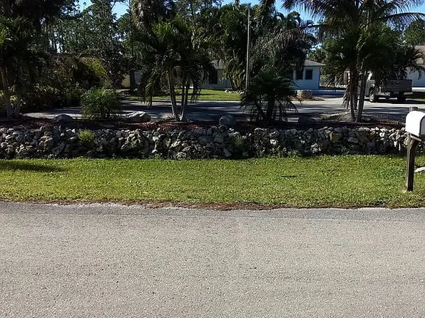 2031 17th St SW, Naples, FL 34117