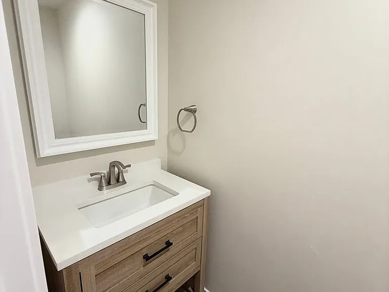 129 Olive St — Photo 10