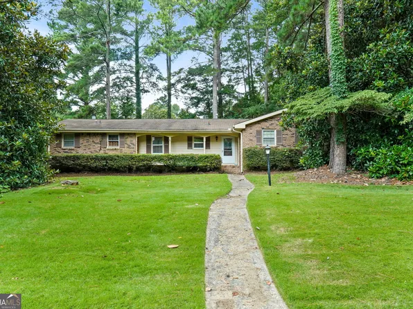 124 Hickory Dr, Peachtree City, GA 30269