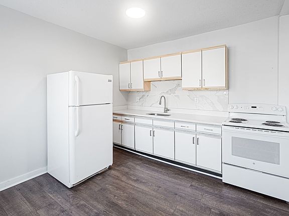 3rd image of 256 Providence St #258B