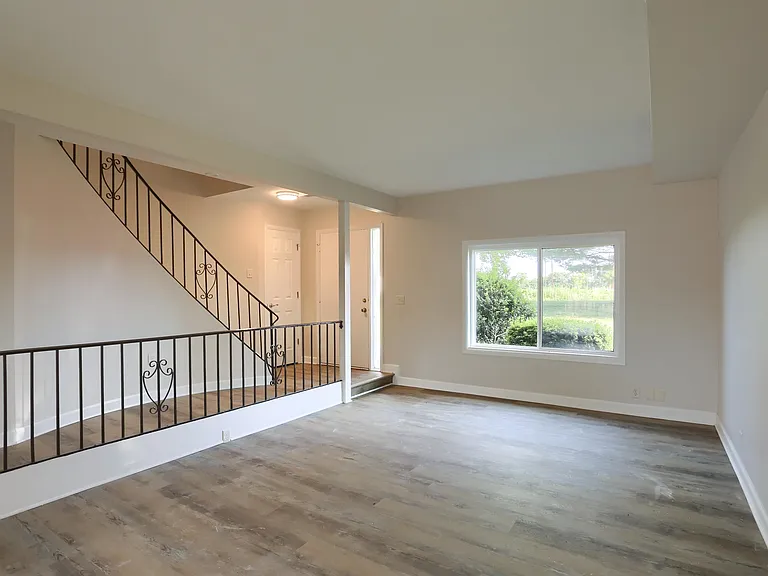 Briarcrest Gardens Apartments & Townhomes — Photo 34