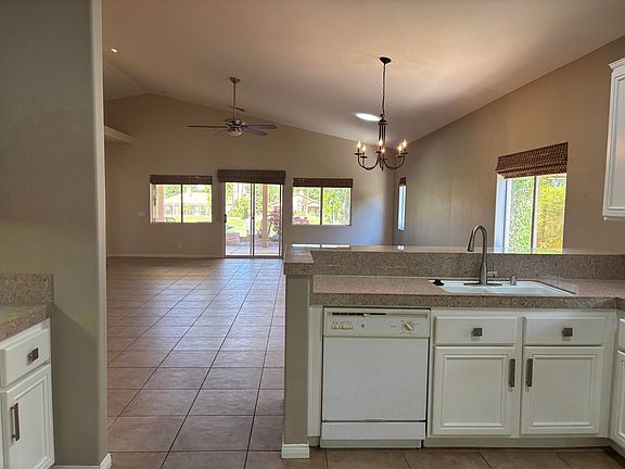 4th image of 45218 Coeur Dalene Dr #45218