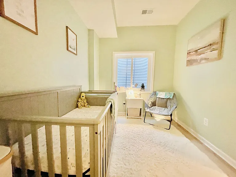127 Streamview Dr — Photo 32