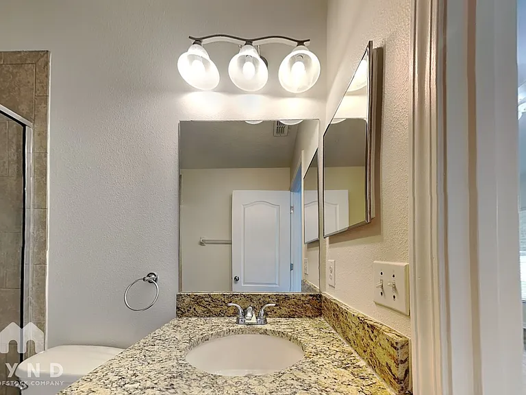 1212 Oak Pond St — Photo 11
