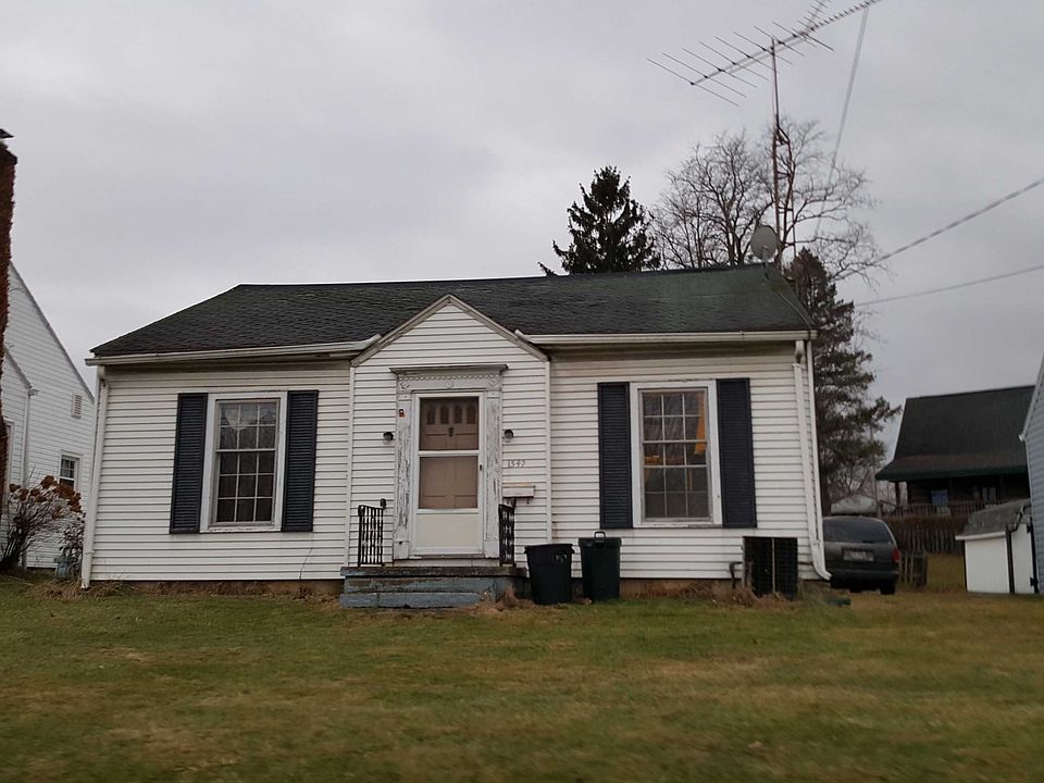 1st image of 1542 Cottage St