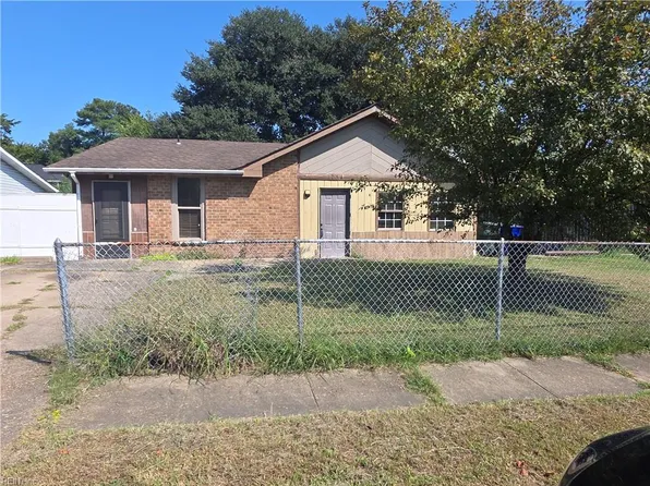1054 Rainey Dr, Norfolk, VA 23504