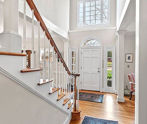 2 story foyer