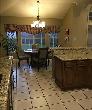 5th image of 188 W Lakeview Dr