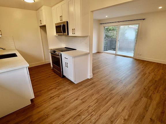 3rd image of 466 Studio Cir APT 6