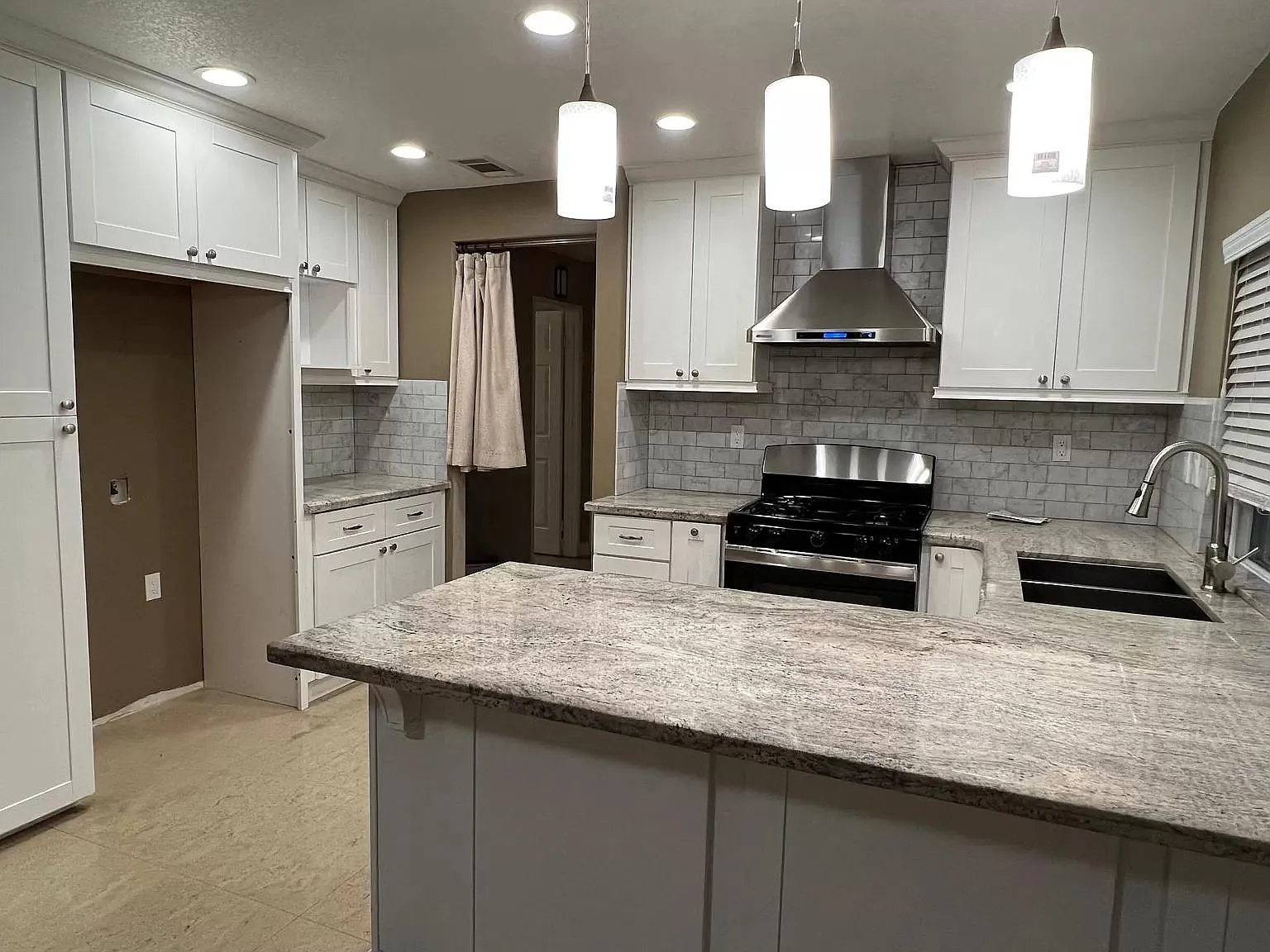 18106 Conestoga Ln — Photo 2