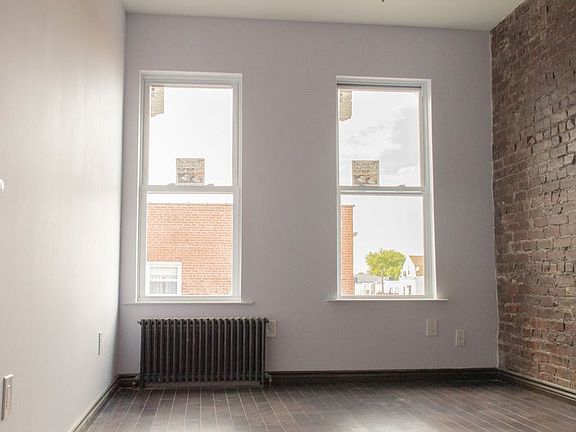 4th image of 7305 Metropolitan Ave #1