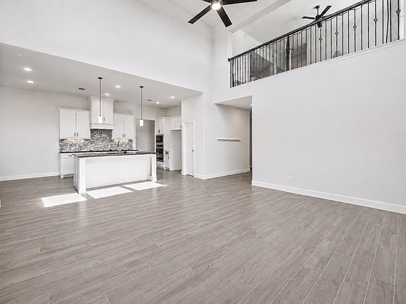 4th image of 280 Sparkling Springs Dr