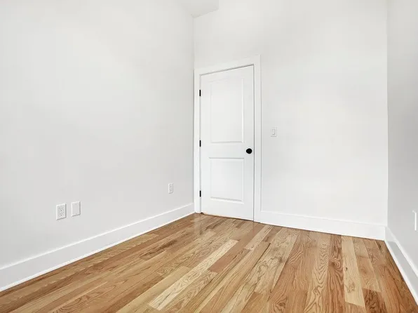 34 Van Reypen Street image 21 of 25