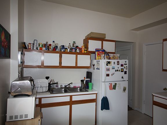 2nd image of 1627 N Winchester Ave
