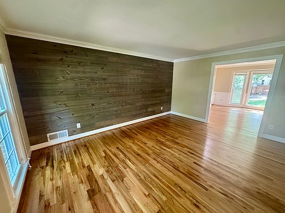 4th image of 3382 Somerset Trce SE