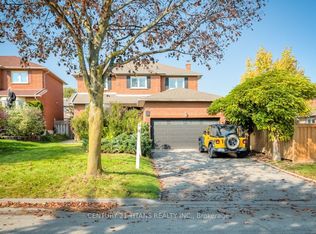 20 Millstone Cres, Whitby, ON L1R 1T4